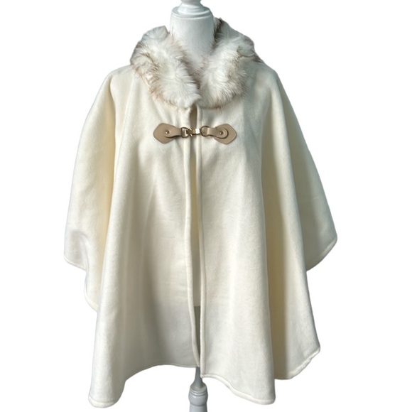 Poncho Cape Coat Ivory Faux Fur Trim Soft Cozy One Size - Picture 1 of 11